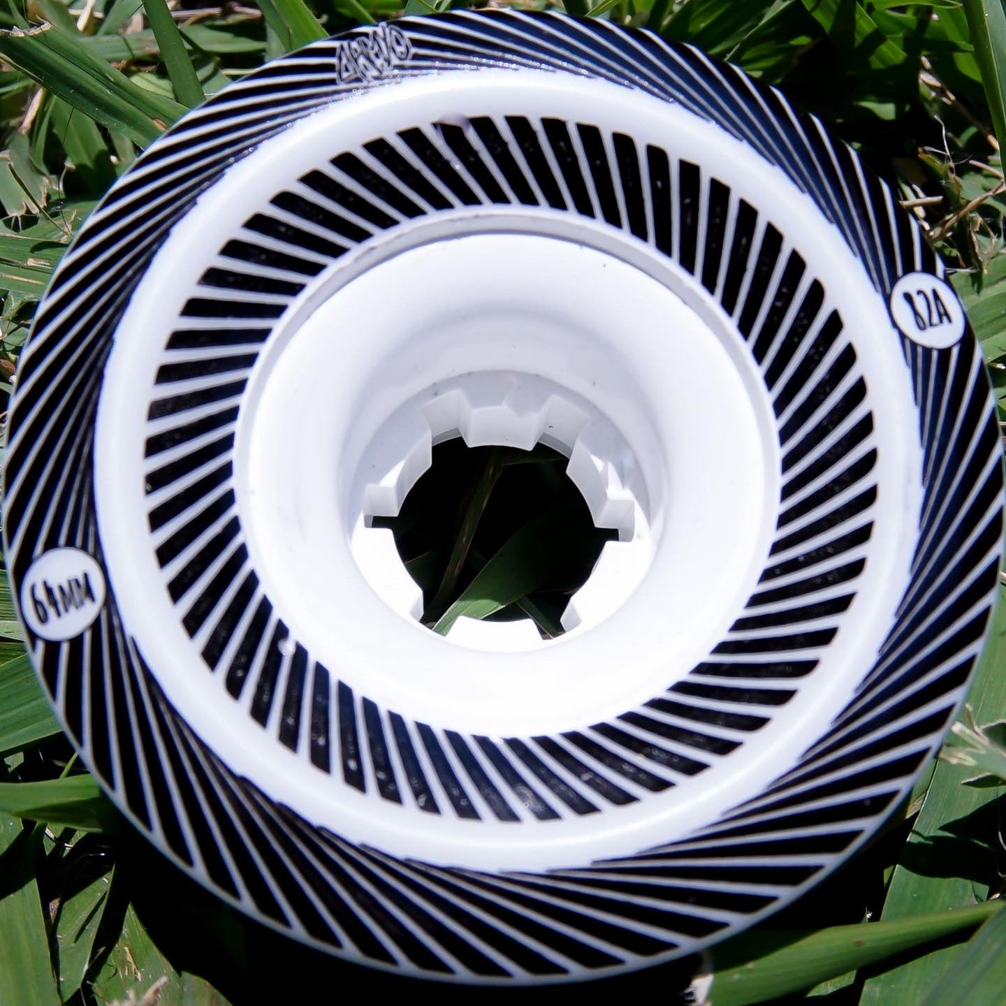 Ahmyo Seeds V2 64mm 82a